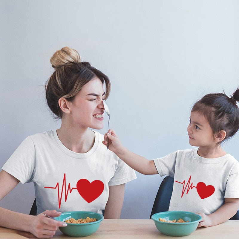 family matching clothes mommy and me t-shirt mother daughter red love funny printing mother and daughter tops